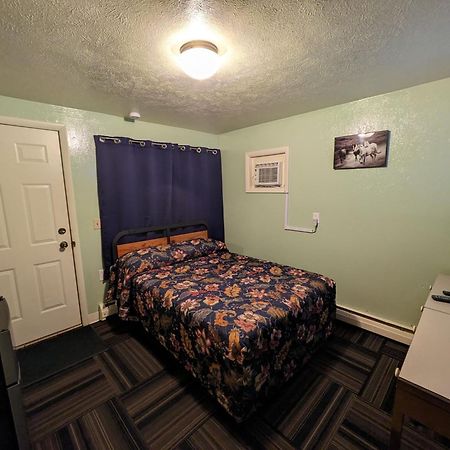 Tour Inn Motel Howard City ภายนอก รูปภาพ