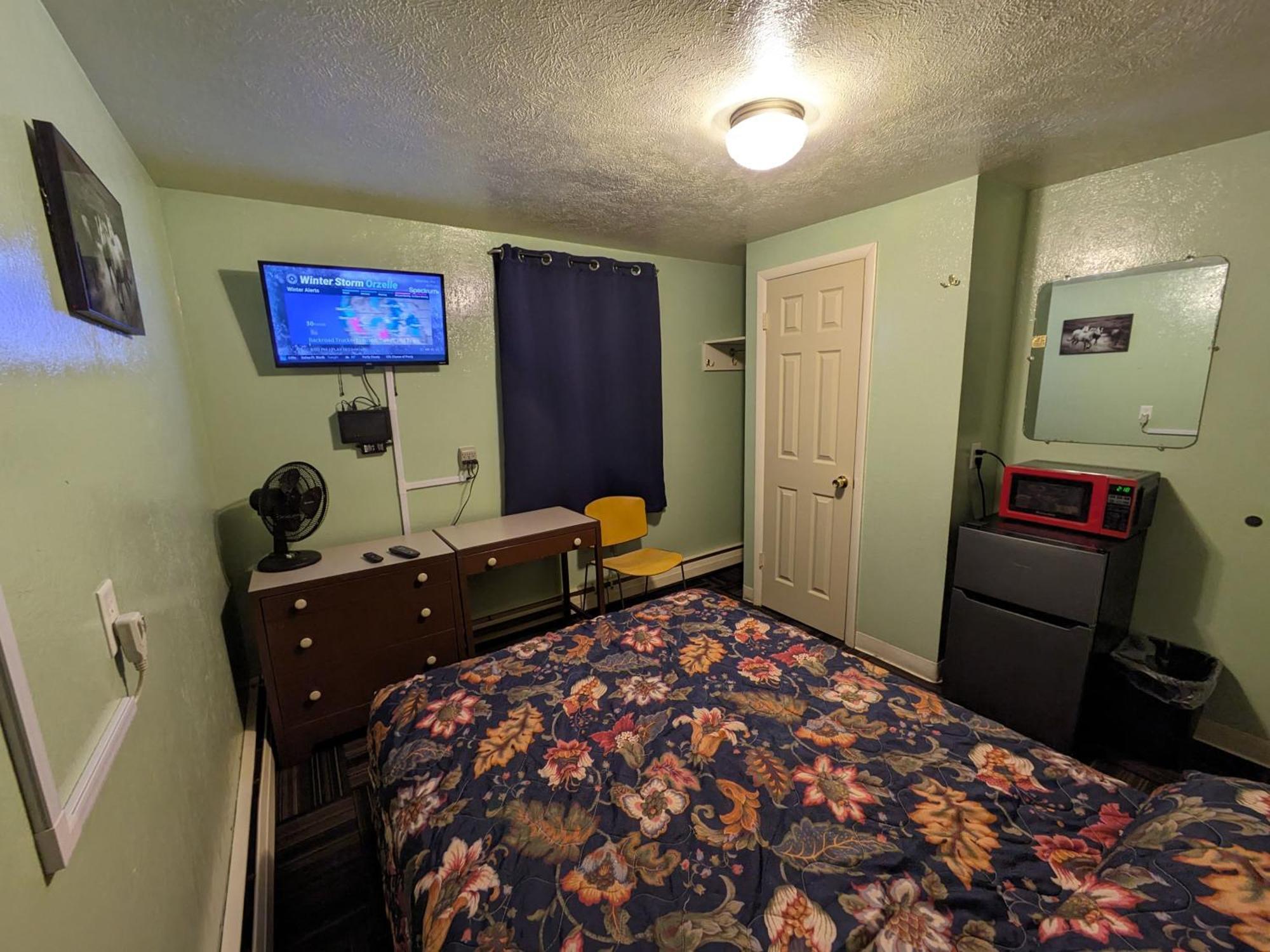 Tour Inn Motel Howard City ภายนอก รูปภาพ