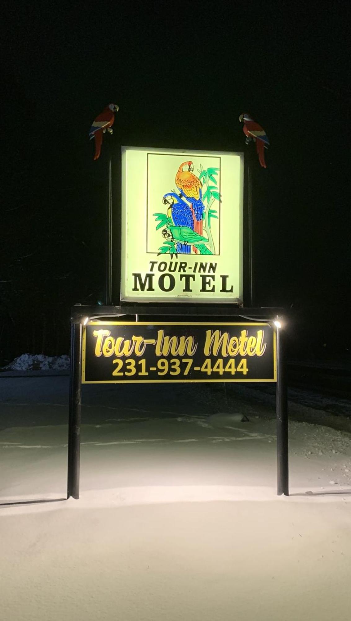 Tour Inn Motel Howard City ภายนอก รูปภาพ