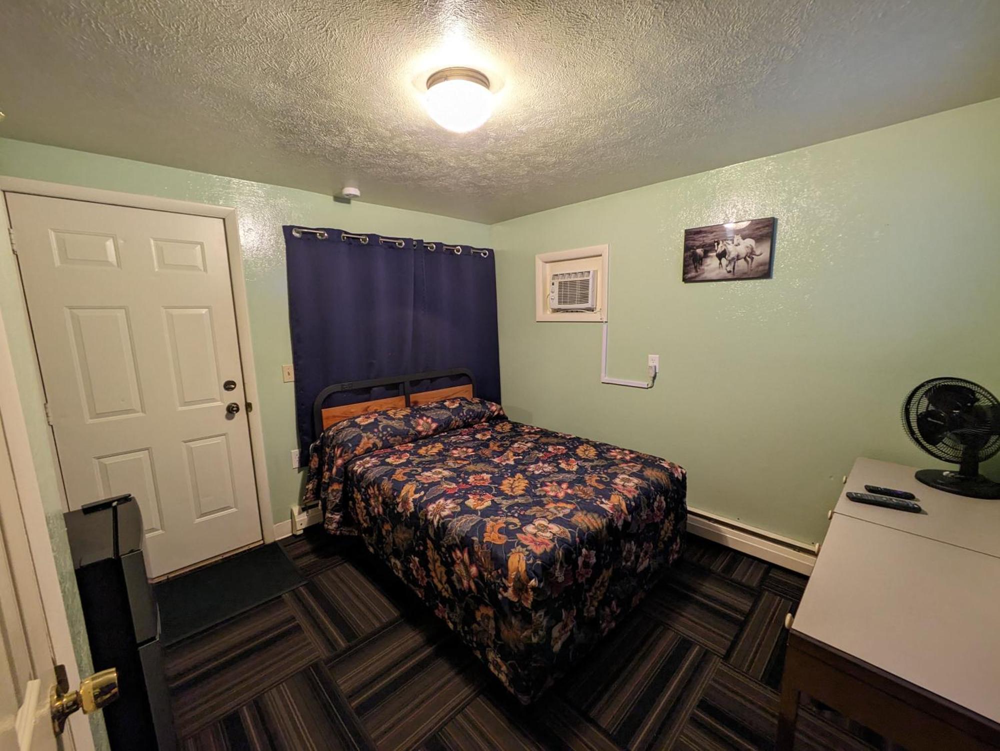 Tour Inn Motel Howard City ภายนอก รูปภาพ
